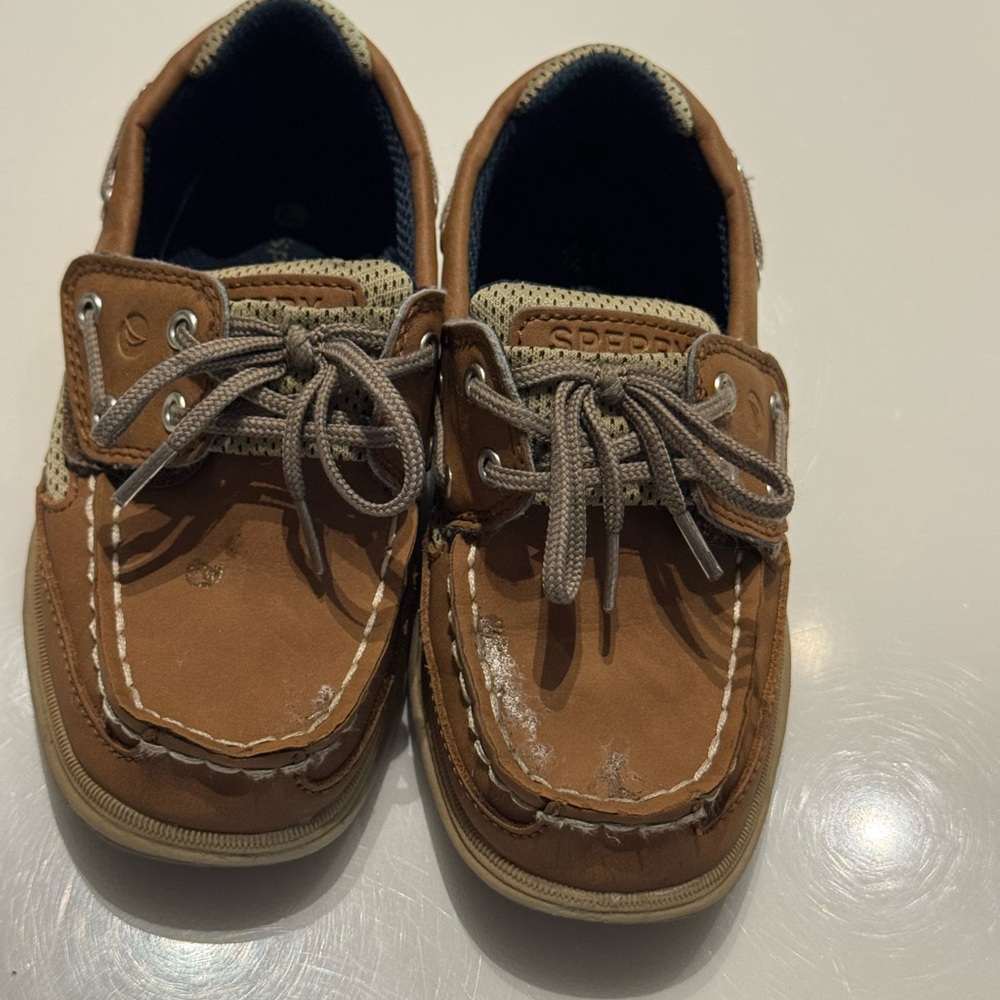 Little boys Sperrys